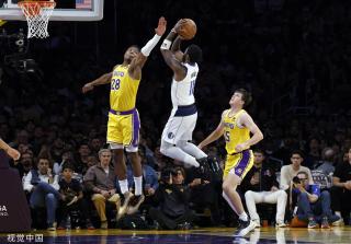 高度密集的 高度密集的